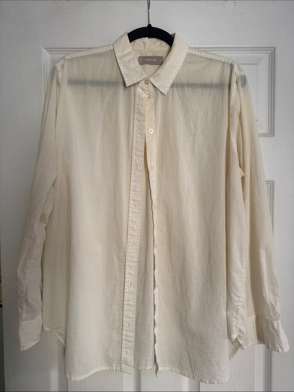 Everlane Women’s Cream Long-Sleeve Button-Down Shirt
